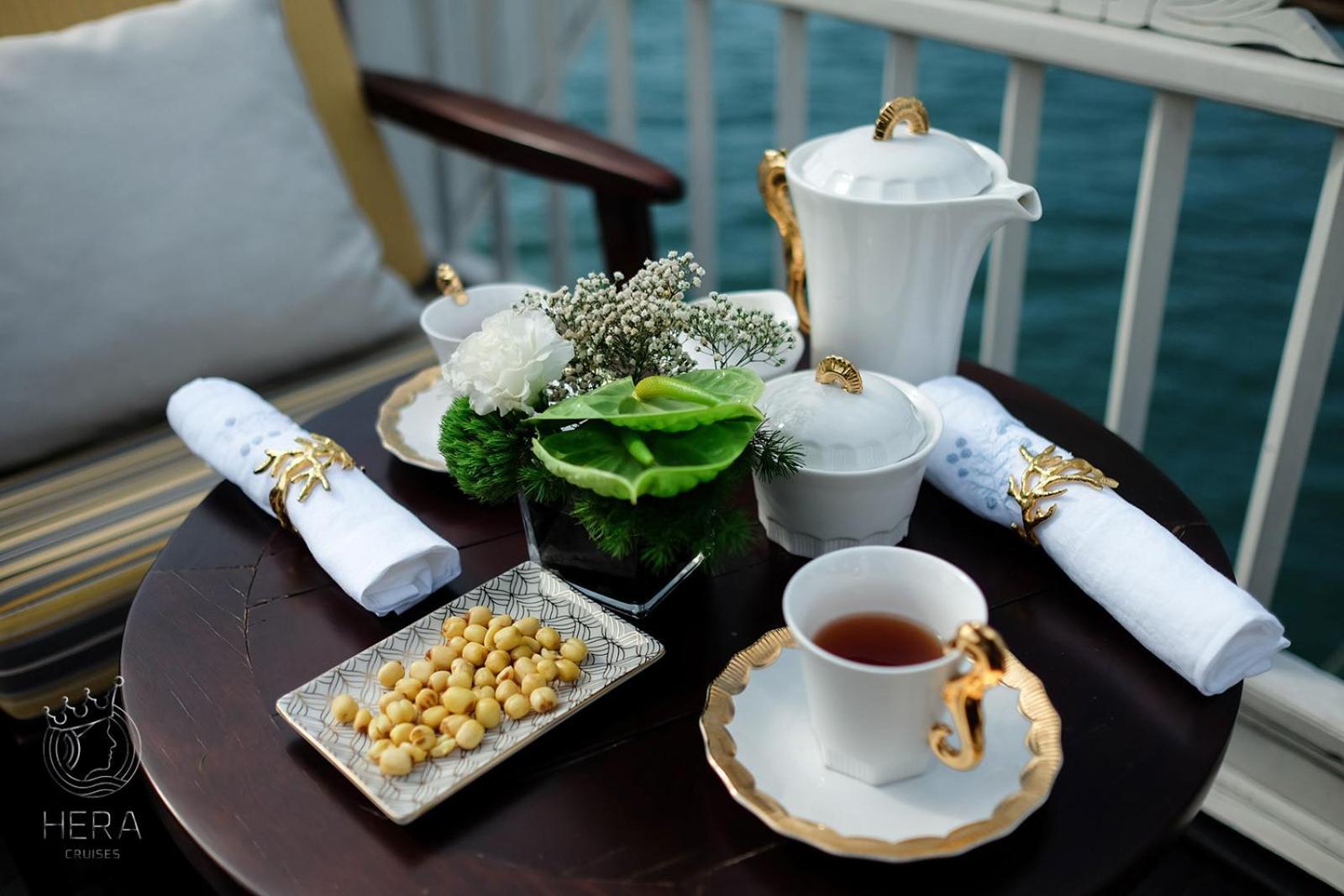 Hera Grand Luxury Cruise Hạ Long Exterior foto