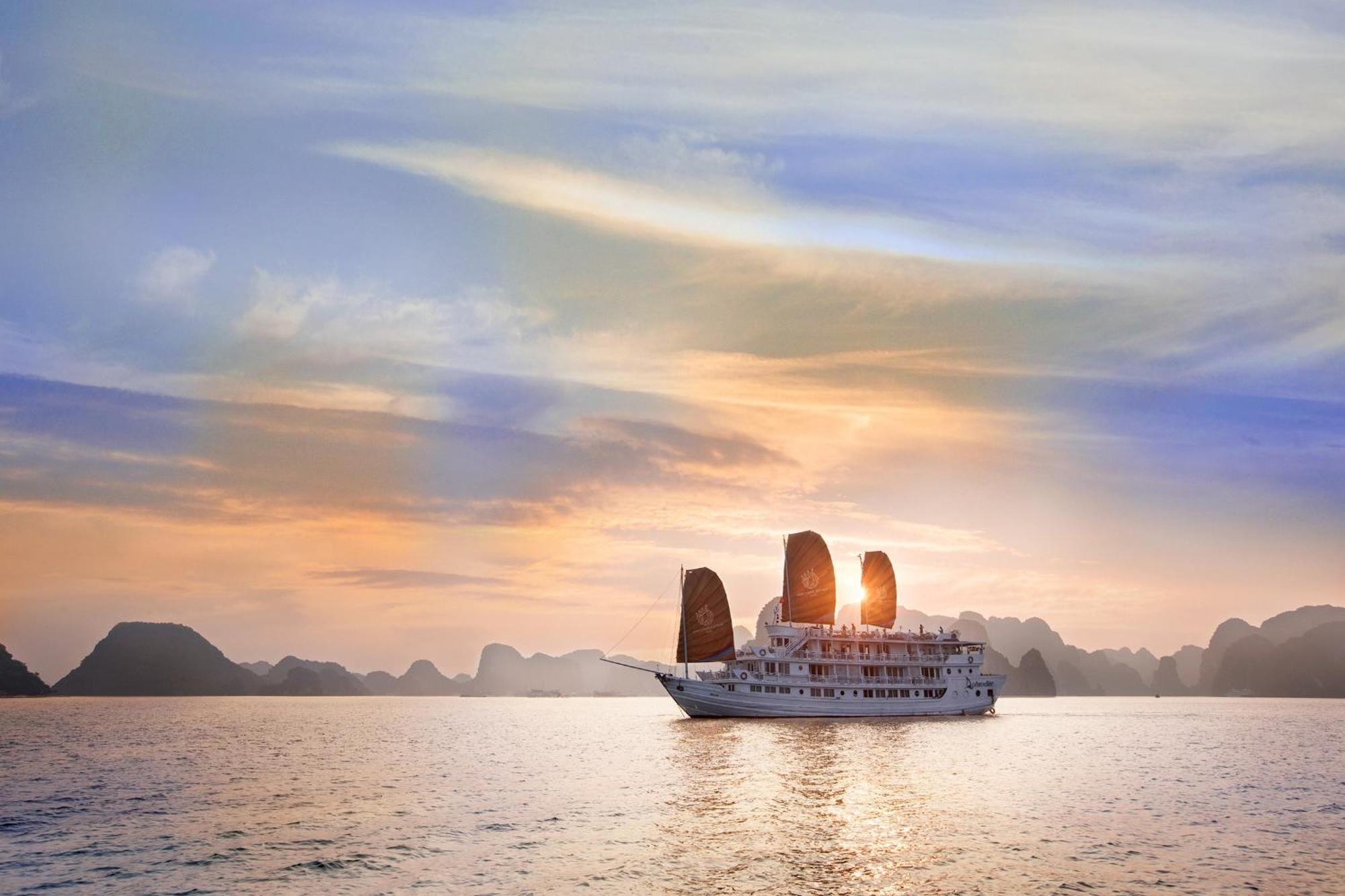 Hera Grand Luxury Cruise Hạ Long Exterior foto