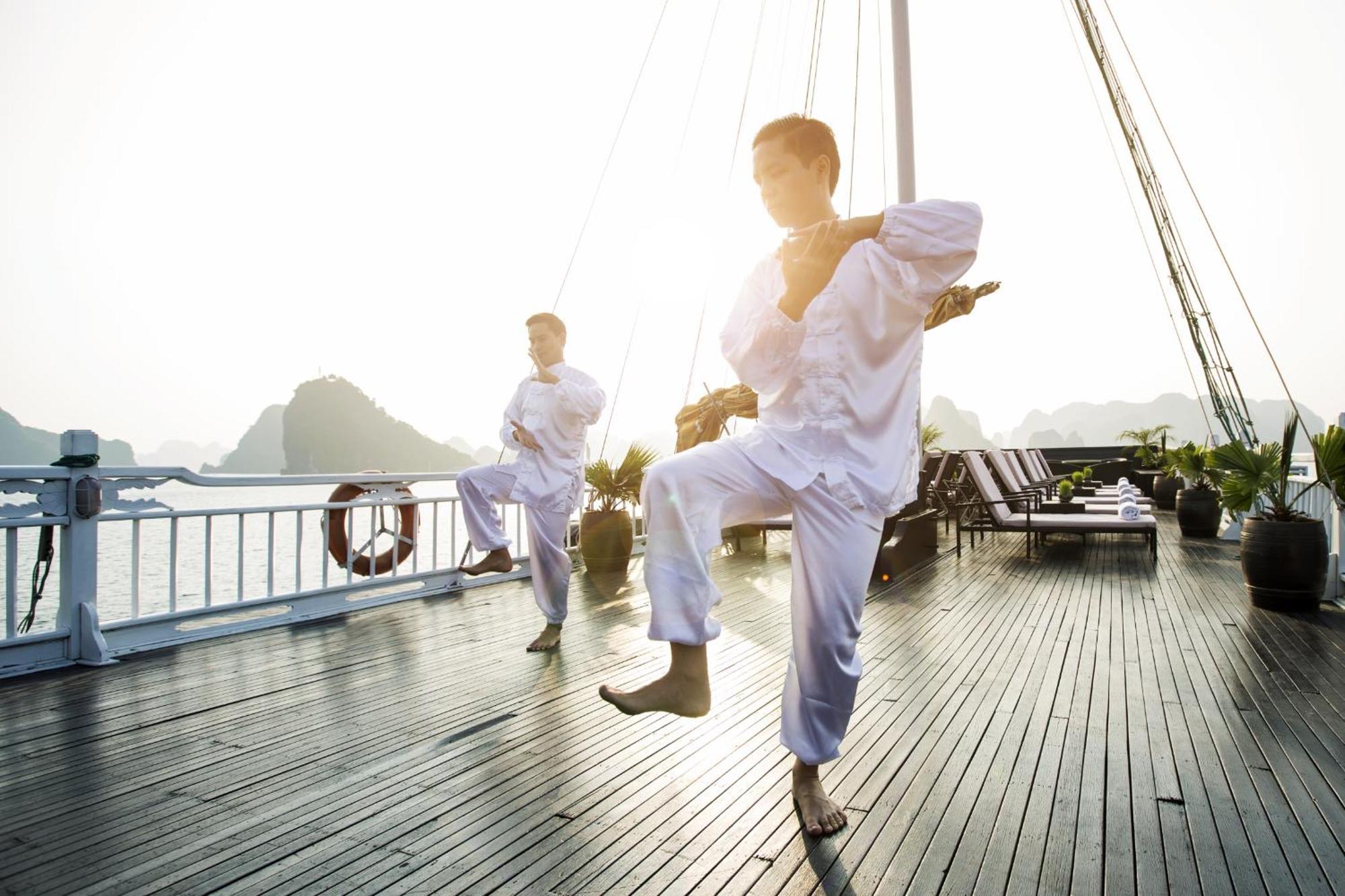 Hera Grand Luxury Cruise Hạ Long Exterior foto