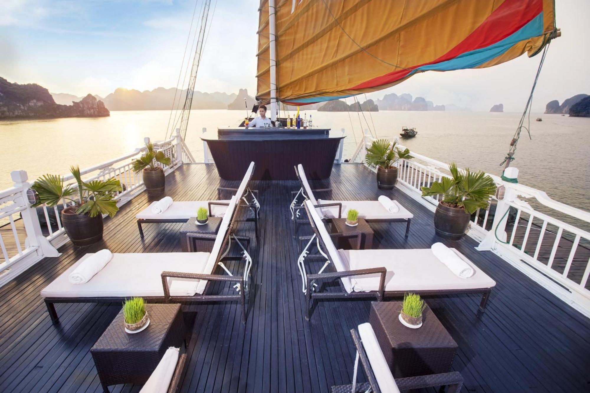 Hera Grand Luxury Cruise Hạ Long Exterior foto