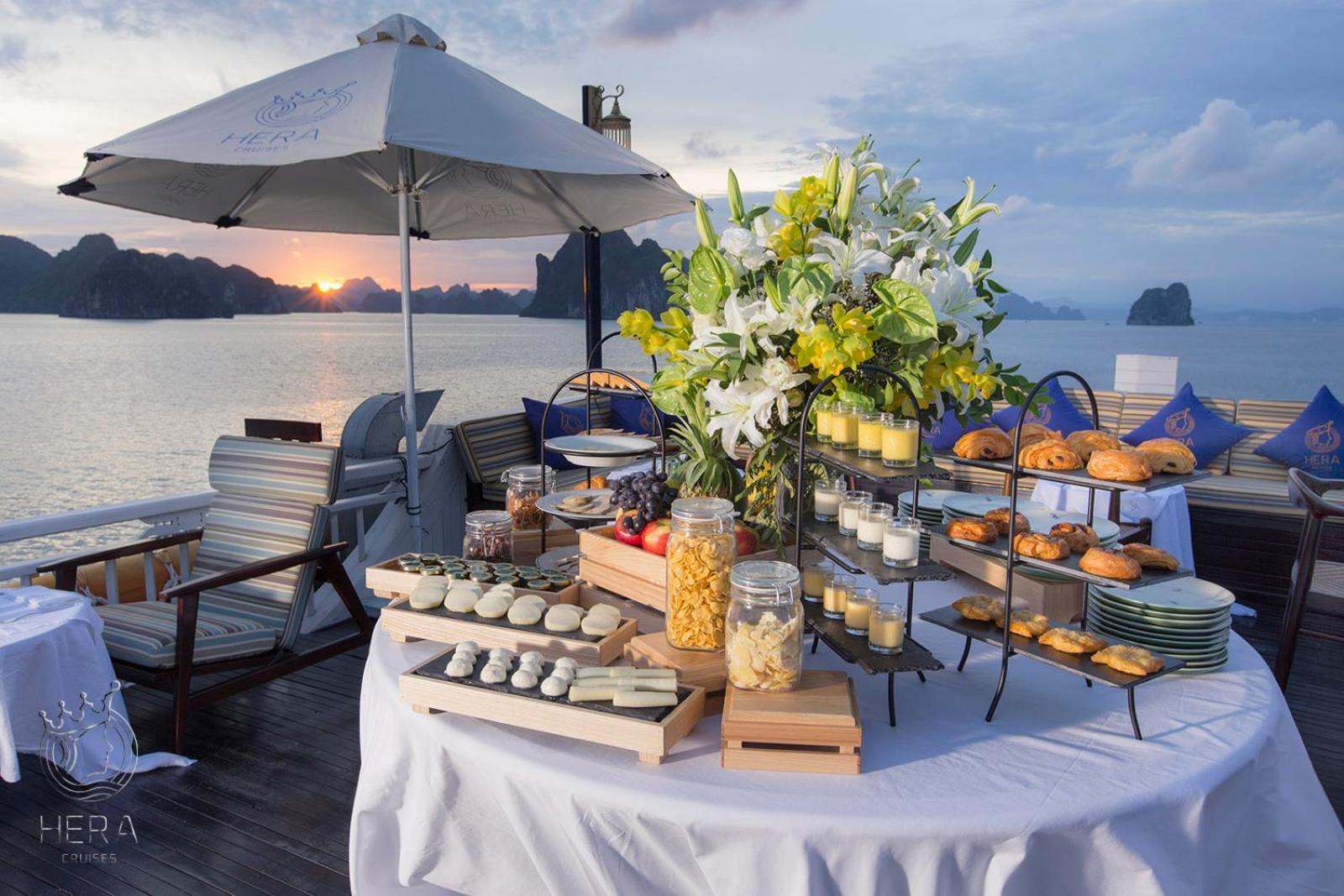 Hera Grand Luxury Cruise Hạ Long Exterior foto